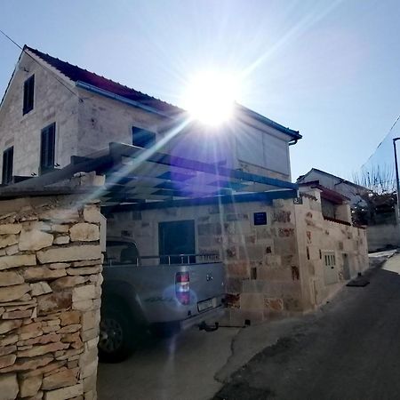 Apartmani Canaki Supetar Exterior foto
